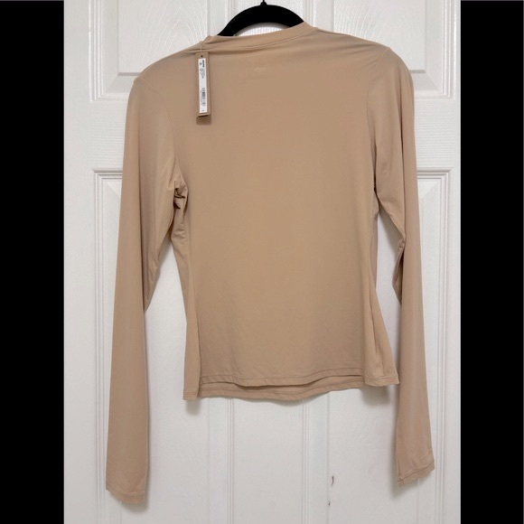 NWT SKIMS Fits Everybody Long Sleeve T-shirt in Clay - Picture 7 of 10